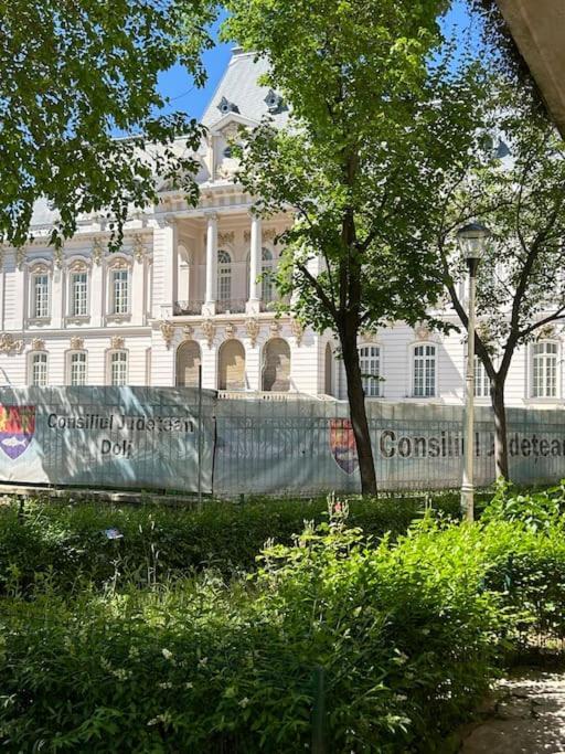 Alea Central Studio Art Museum Крайова Екстер'єр фото